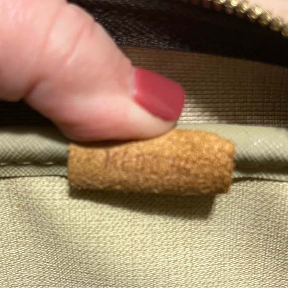 Louis Vuitton Deauville Bag-- excellent condition - Picture 13 of 13